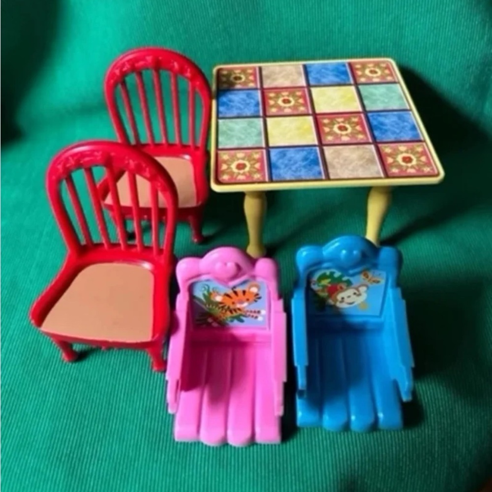 Fisher price loving family Twin Time dollhouse Kitchen Table chairs furniture